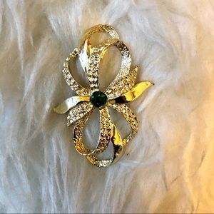 SOLD Vintage Bow Brooch